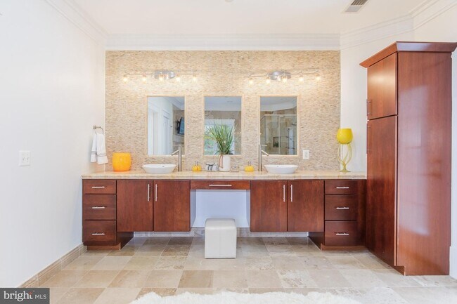 Building Photo - 9715 Singleton Dr