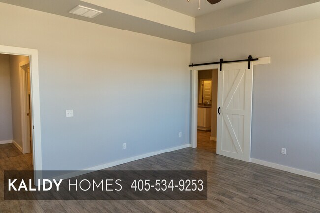 Building Photo - 306 Kirks Holw