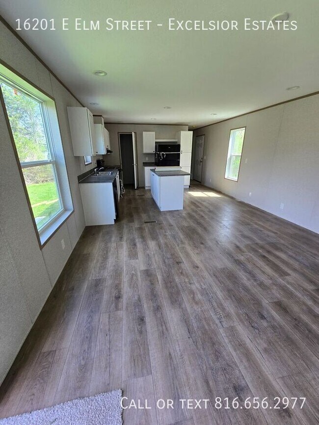 Building Photo - 16201 Elm St