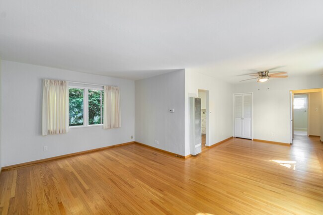 Building Photo - 3125 Fernside Blvd