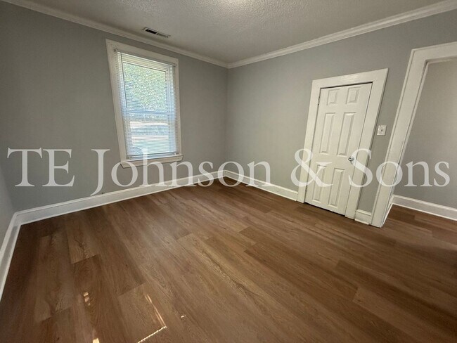 Building Photo - 3054 Indiana Ave