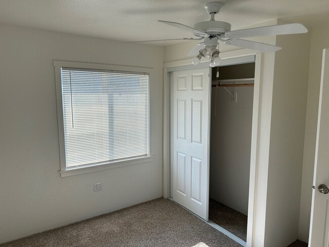 Building Photo - $300 OFF FIRST MONTH'S RENT! Completely Remodeled Home with Bonus Room in Klamath Falls