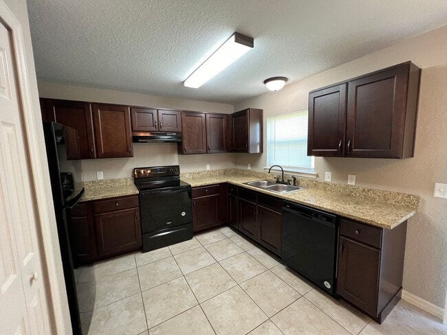 Building Photo - AMAZING 3 BD/2BA Home in Beautiful Ocala!!!