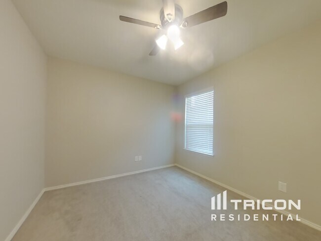 Building Photo - 12308 Shine Ave