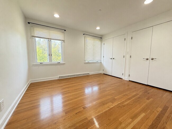 Building Photo - 26 Hammond Pond Pkwy