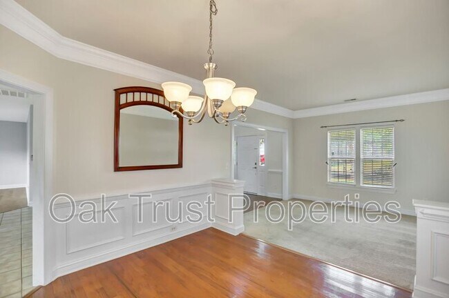 Building Photo - 5232 Mulholland Dr