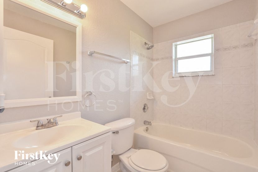 Building Photo - 719 Wombat Way