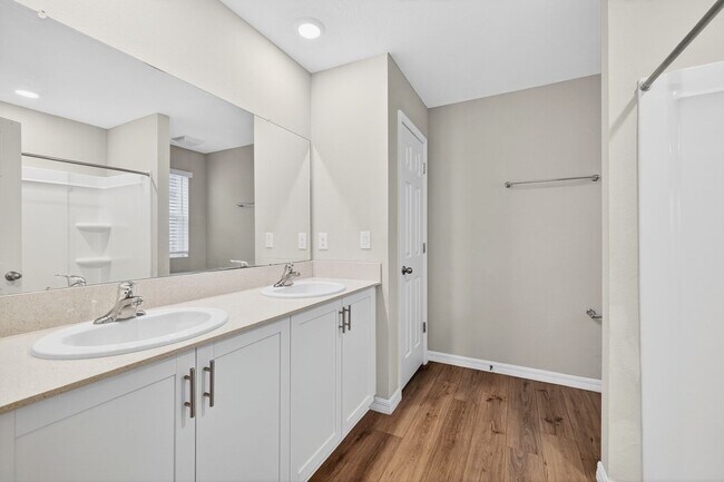 Building Photo - Brand New 4 Bed Now Available!