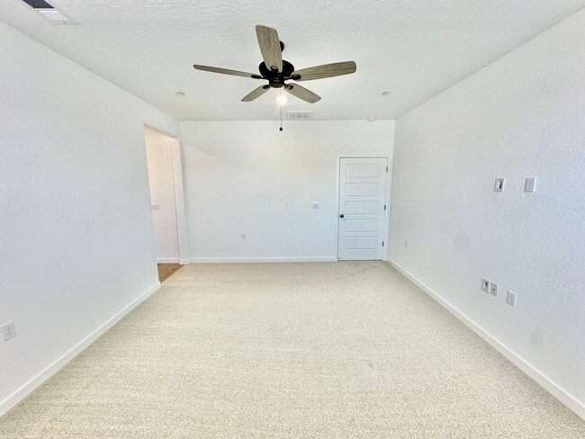 Building Photo - 878 Fruitwood Ave