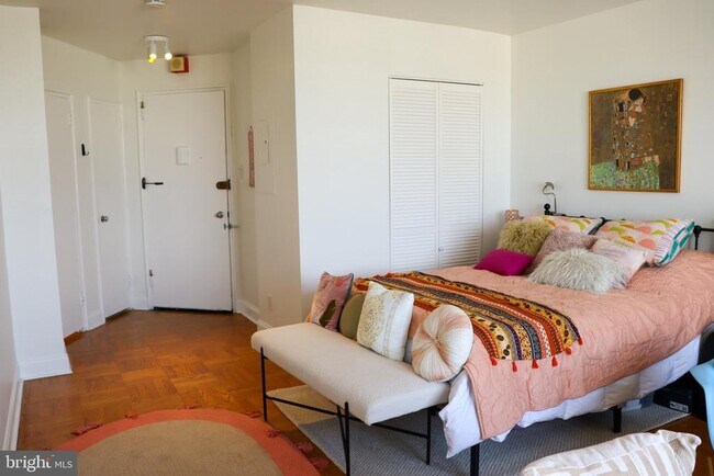 Building Photo - 2601 Pennsylvania Ave