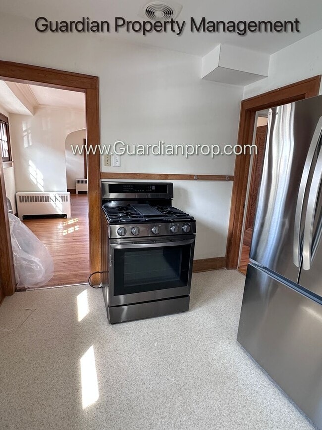 Building Photo - South Minneapolis Renovated Single Family Home, New Bathrooms, Hardwood Floors, W/D