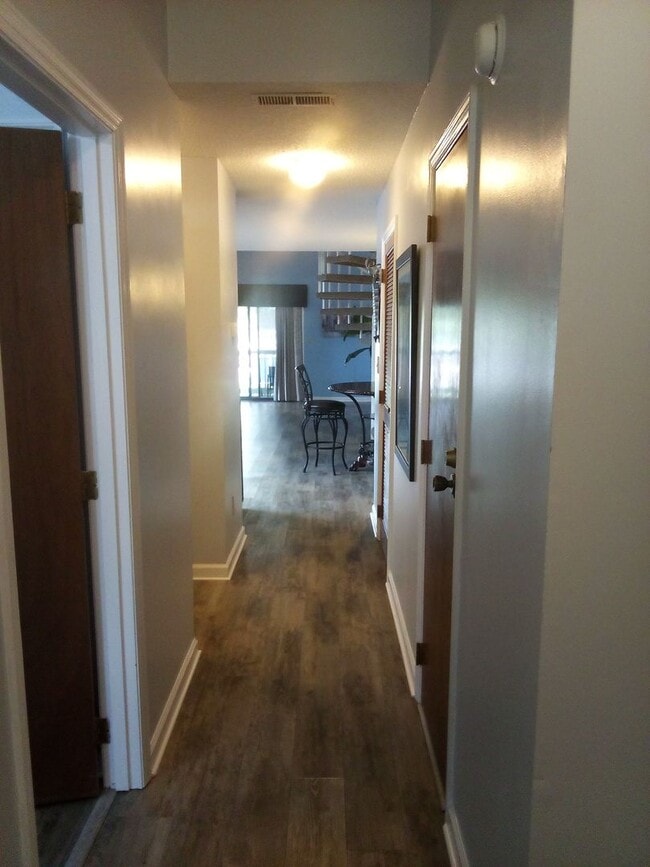 Building Photo - Golf Colony VII Unit 20 J