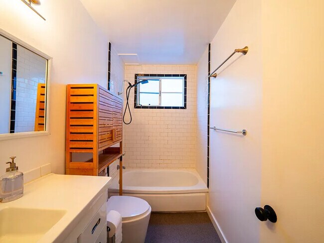 Building Photo - 4507 Finley Ave