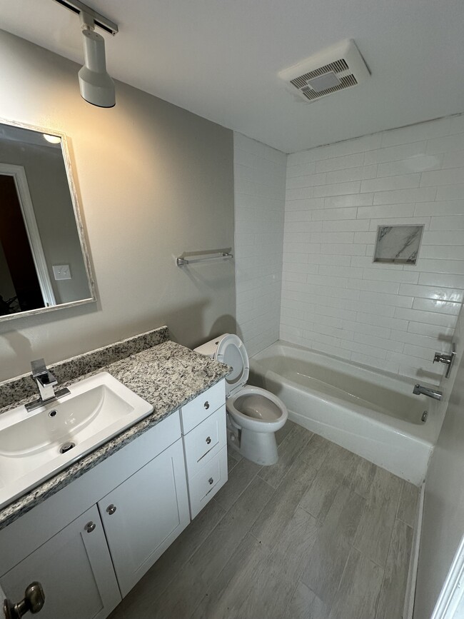 Newly renovated bathroom 1 - 245 Willow Ct