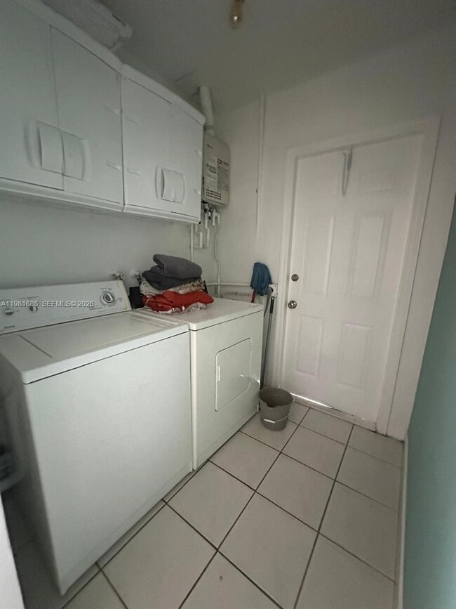 Building Photo - 6443 Perry St