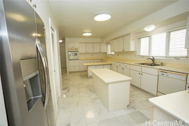 Building Photo - 1071 Hoa St