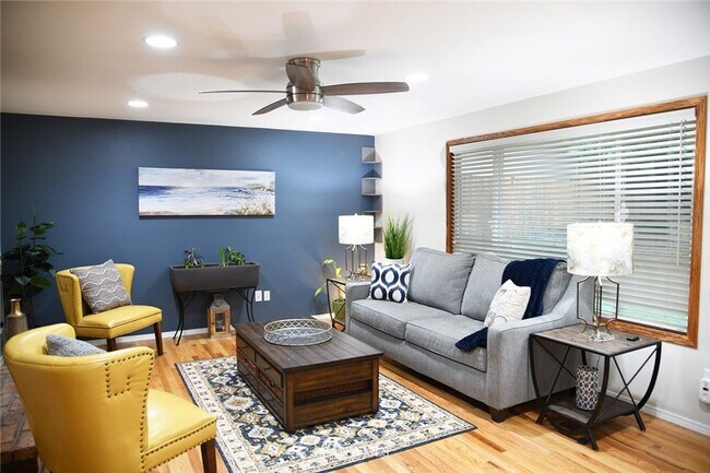 Building Photo - Charming home in Sammamish