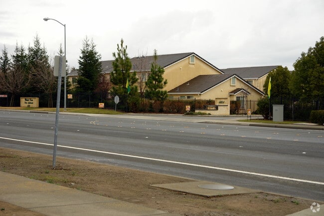 Primary Photo - Walnut Grove Senior Apartments