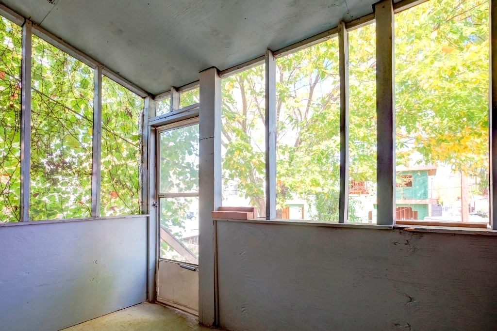 Screened Porch - 1628 D St SE