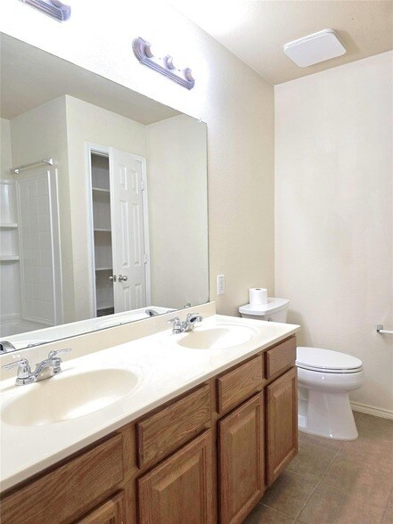 Building Photo - 530 Blue Sage