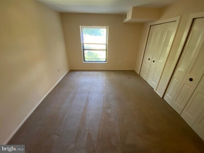 Building Photo - 407 Christopher Ave