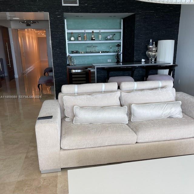 Building Photo - 20201 E Country Club Dr