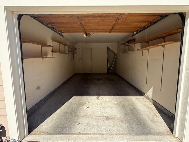 Building Photo - 2-Bedroom, 2-Bathroom Ground Level Condo in Hercules