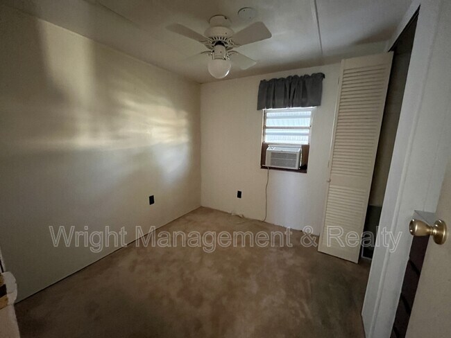 Building Photo - 2050 Lullaby Dr