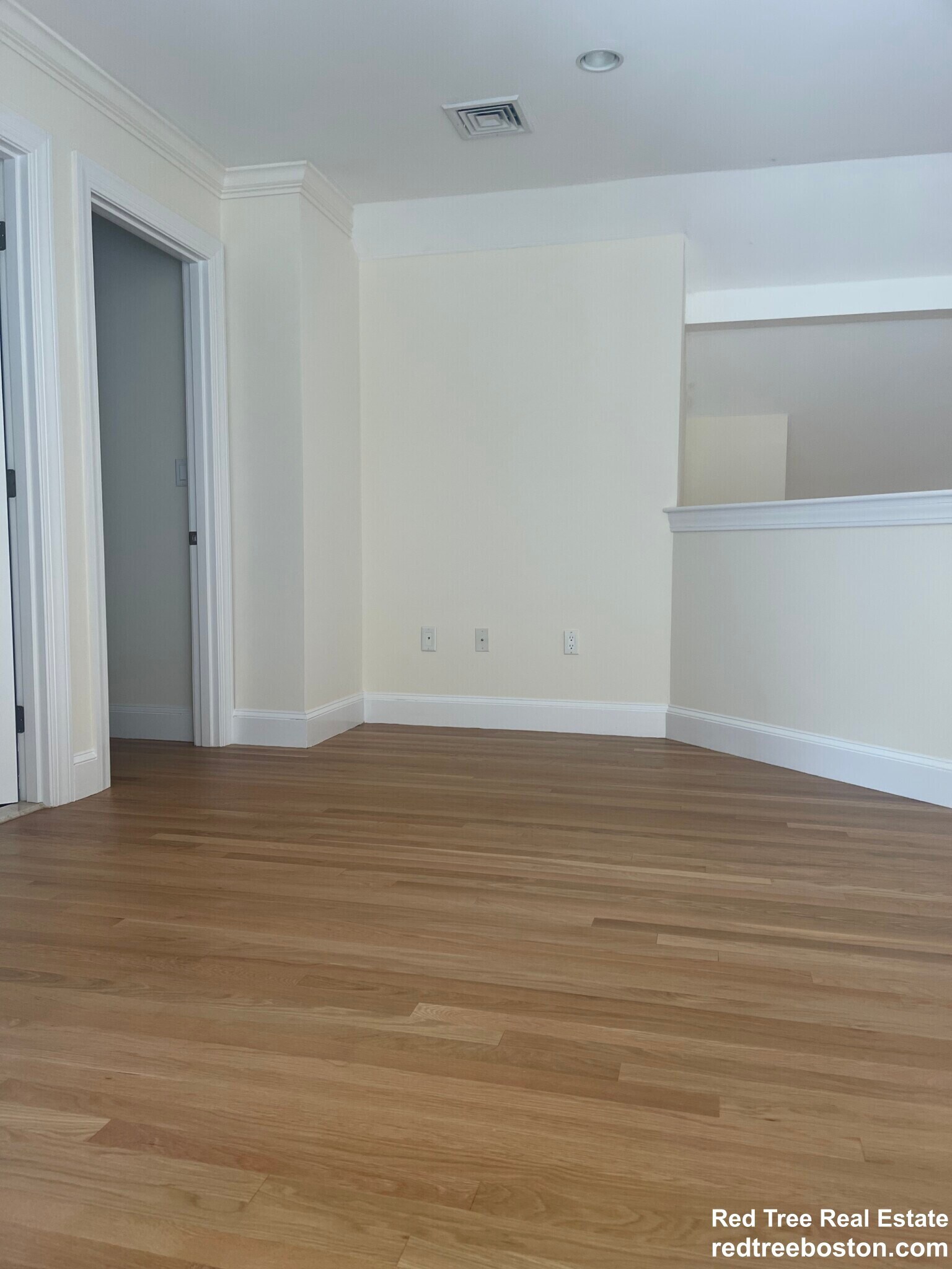 Building Photo - 901 W Roxbury Pky