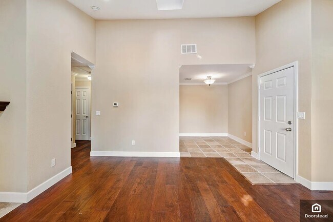 Building Photo - 298 Eastridge Dr