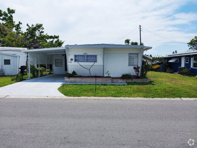 Building Photo - 810 51st Ave W