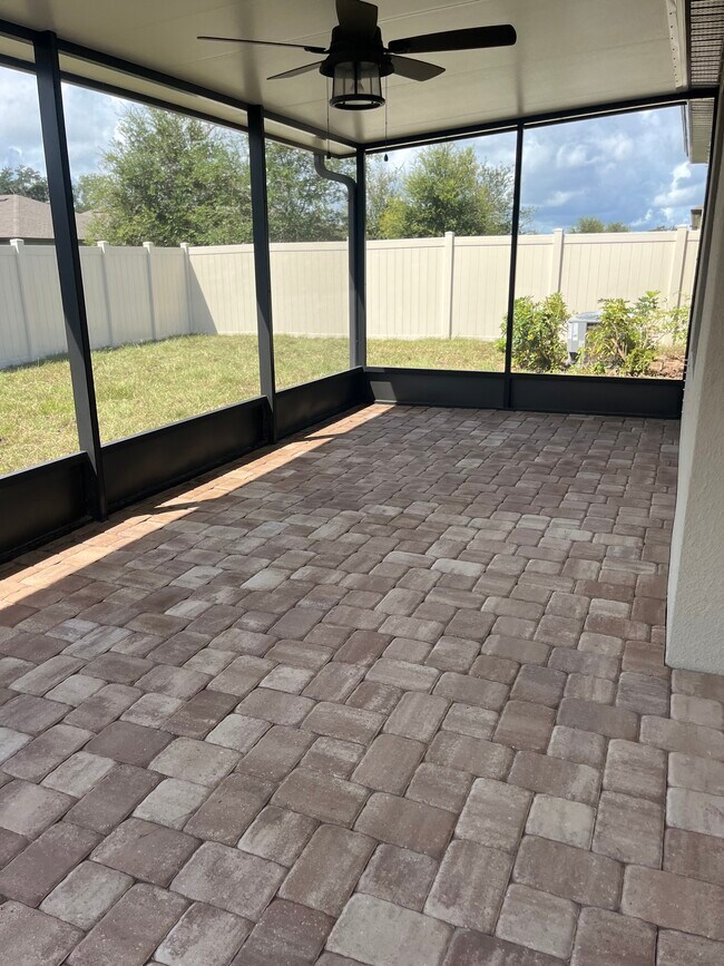 Building Photo - 377 Snook Pl