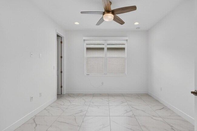 Building Photo - 11765 SW Poseidon Way