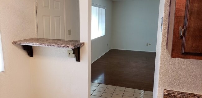 Building Photo - 2095 Cottonwood Cir