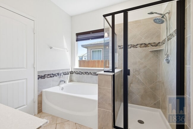 Building Photo - 408 Lynwood Gold Wy