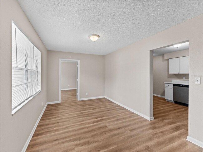 Building Photo - 1602 E New Orleans Ave