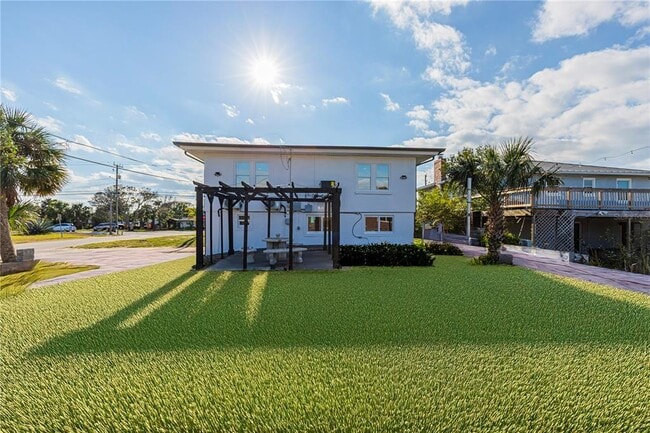 Building Photo - 2061 S Peninsula Dr
