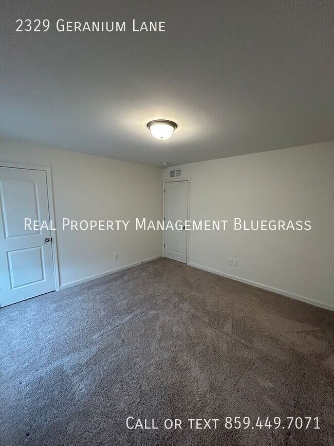 Building Photo - 2329 Geranium Ln