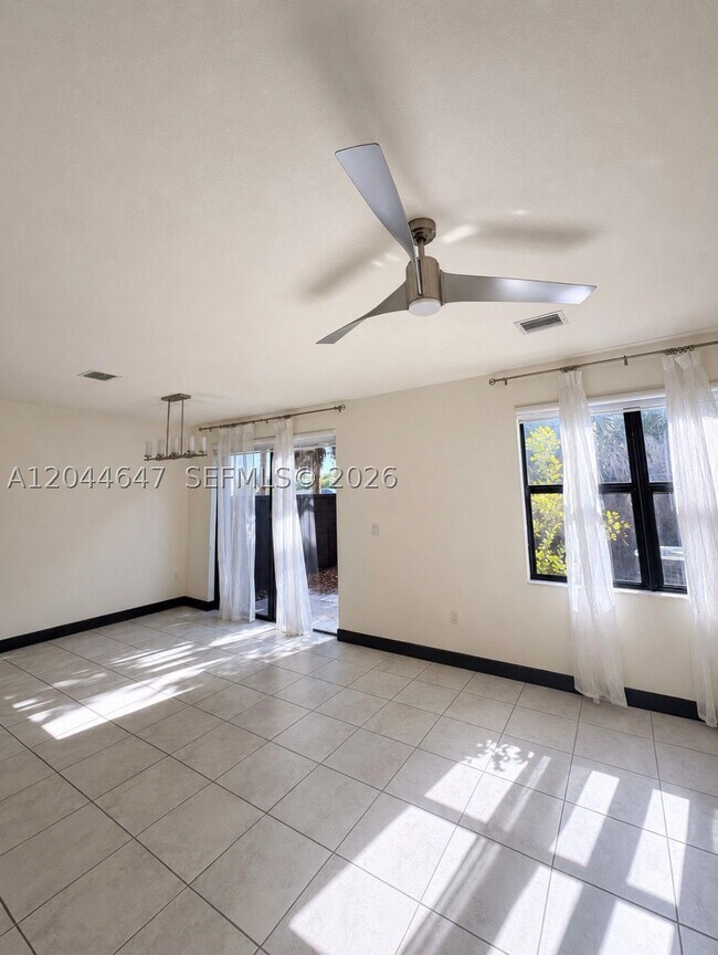 Building Photo - 15668 NW 91st Ct