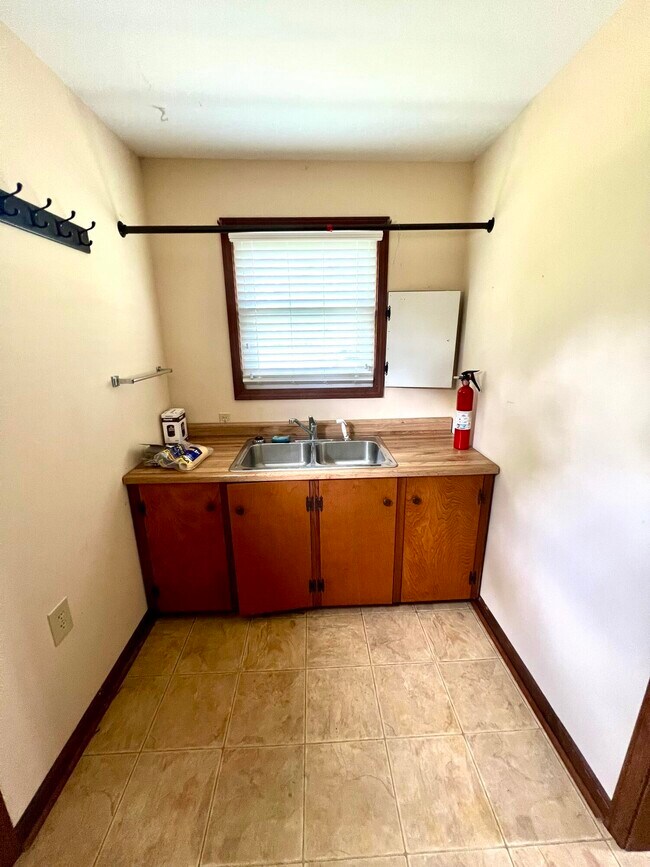 Building Photo - 881 Belvedere Clearwater Rd