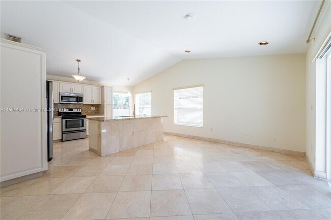 Building Photo - 1840 SW 135th Way