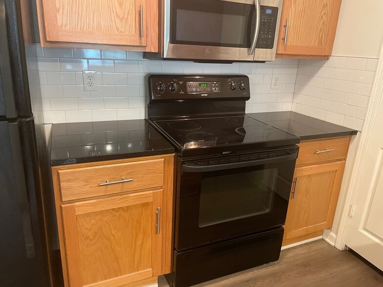 Building Photo - 935 Washington St