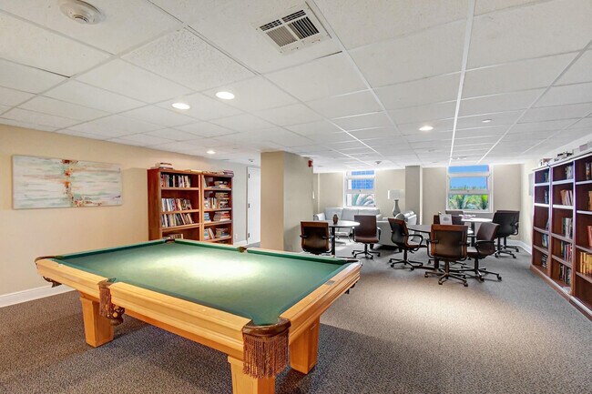 Building Photo - 531 N Ocean Blvd