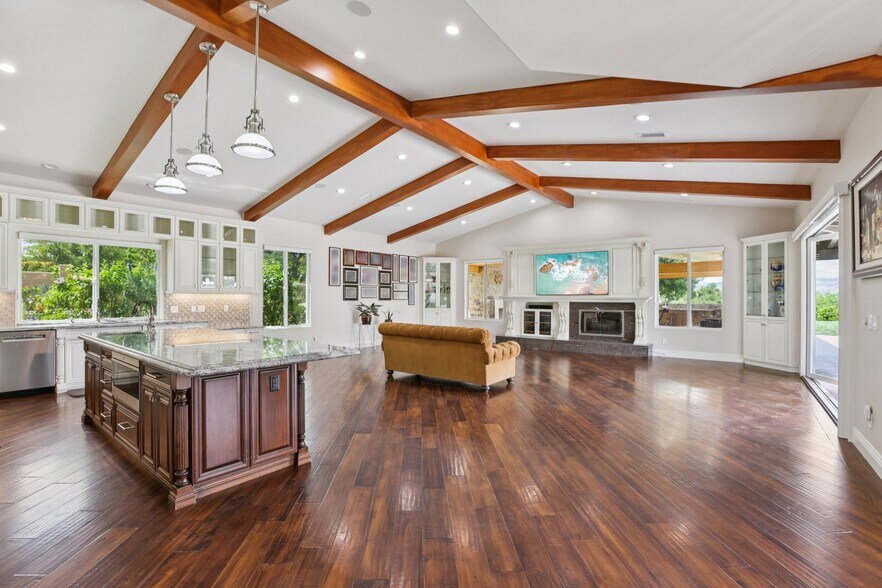 Building Photo - 27048 Triumph Ave