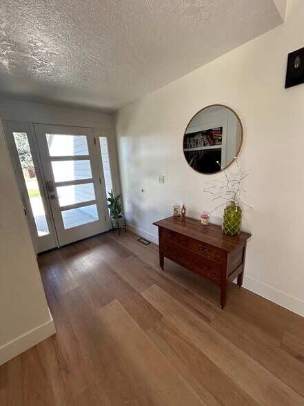 Entryway - 10377 W Alliance St