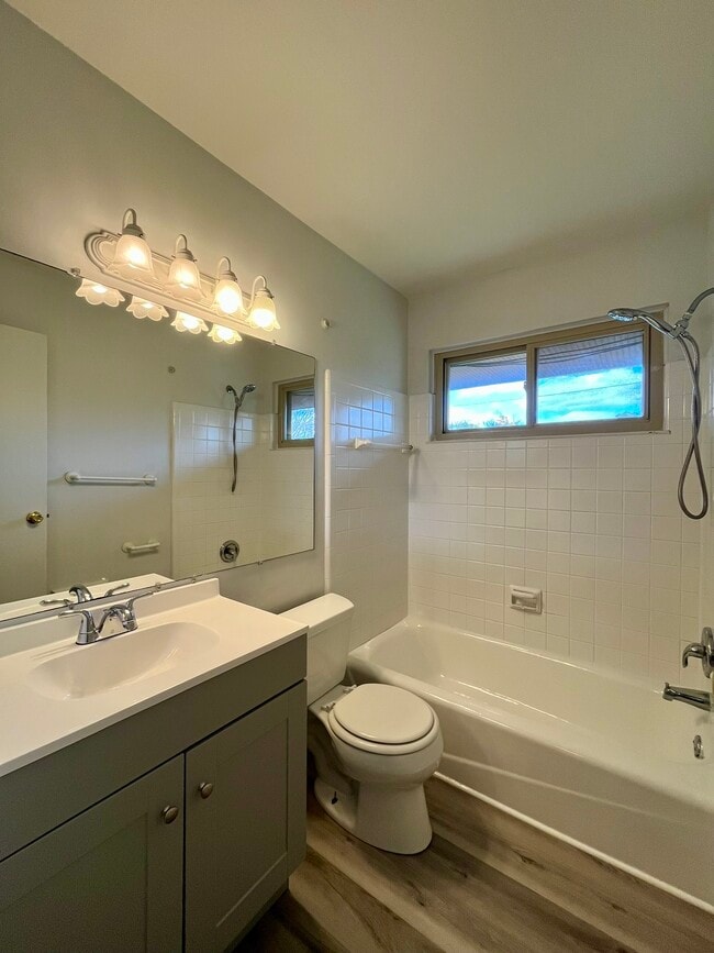 Building Photo - 767 N Macomb St