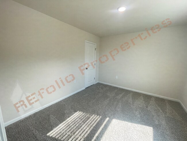Building Photo - 127 Tourmaline Hl Dr
