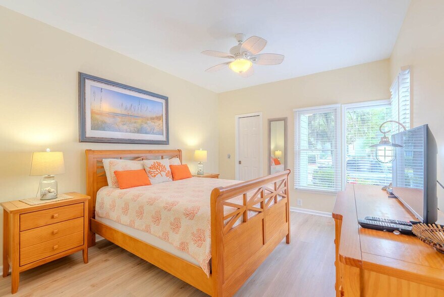 Building Photo - 137 Cordillo Pkwy