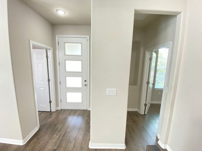 Building Photo - 3Bdrm 2.5 Bath 2-Car garage ---- Tapestry ...