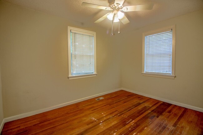 Building Photo - Midtown Brick home
